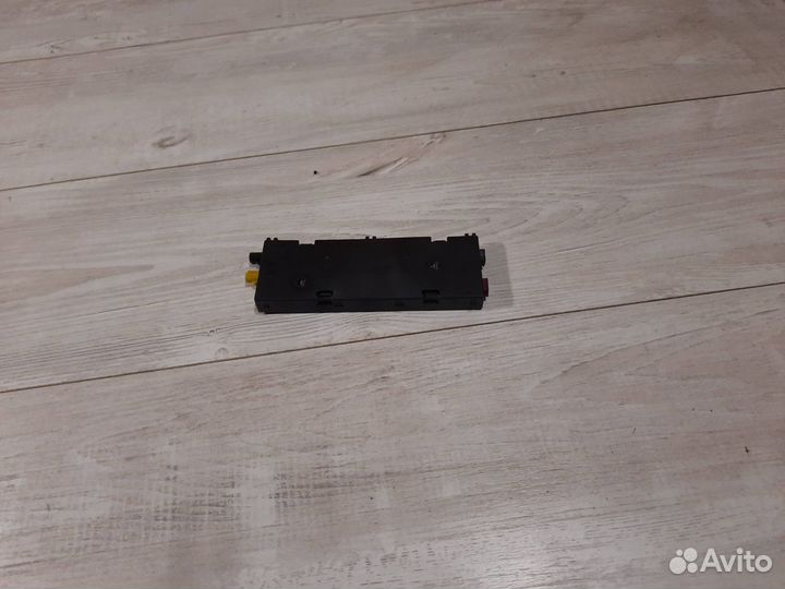 Антенна BMW E87/E81 (2004)