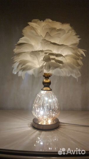 Светильник с перьями, светильник настольный