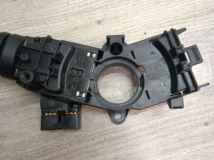 Подрулевой переключатель поворотов Hyundai Solaris