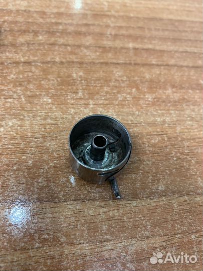 Челнок для швейной машины