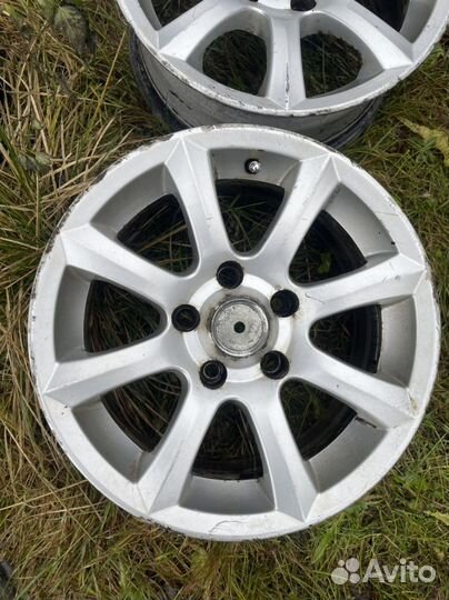 Комплект литых дисков r15
