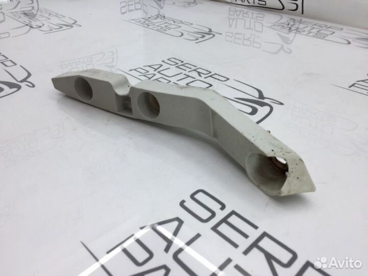 Крепление бампера переднее правое Ford Focus 2 CB4