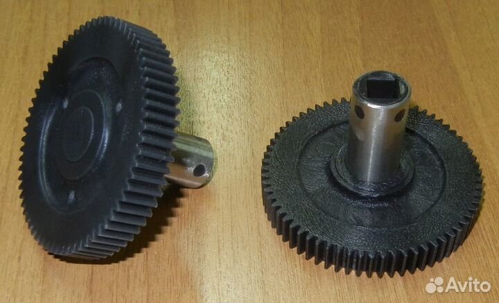 Шестерня мясорубки хозяюшка черная D66мм бронзовая