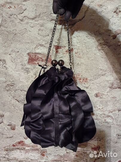 Ридикюль на фермуаре Volum черный атласный