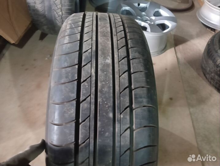 Yokohama dB Decibel E70 215/55 R17 94V