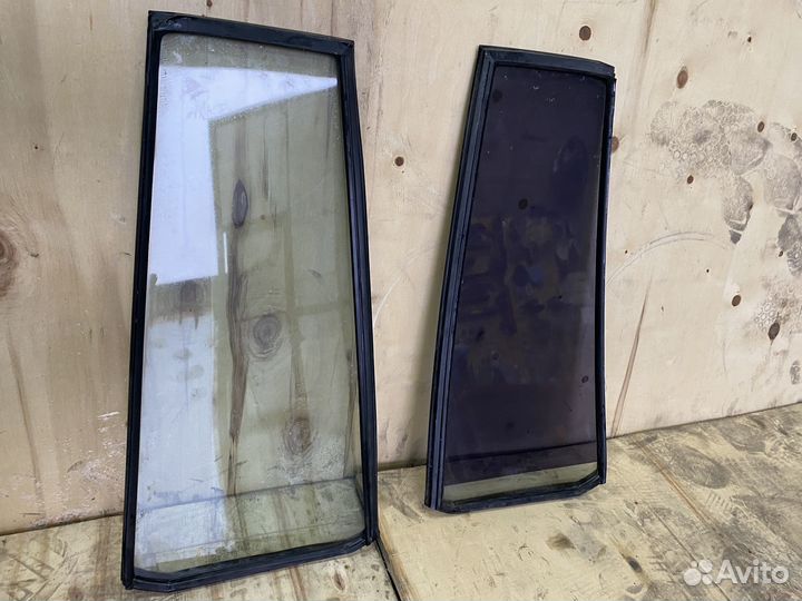 Форточка задней двери Lexus lx470