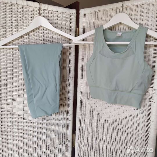 Женский спортивный костюм для фитнеса 40-42