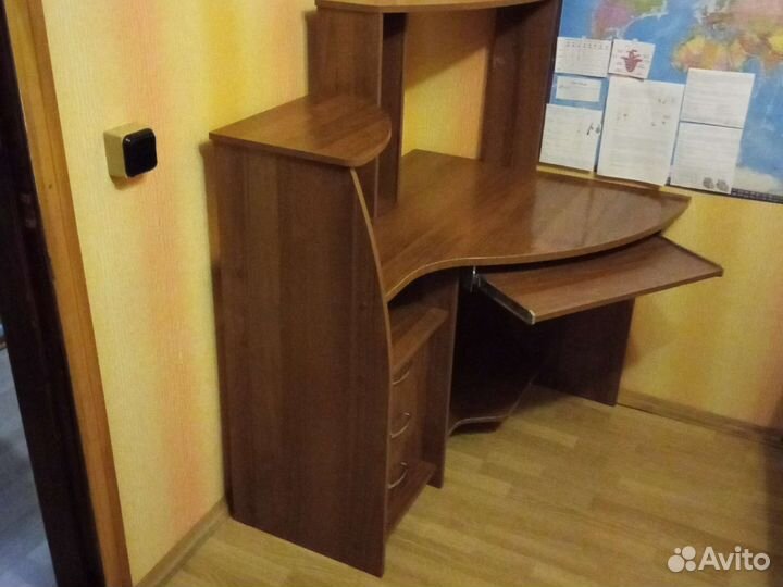 Компьютерный стол