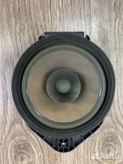 Динамик задний правый Opel Astra J хетчбэк 5-ти