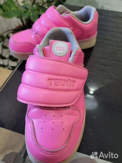 Кроссовки для девочки, подошва светится