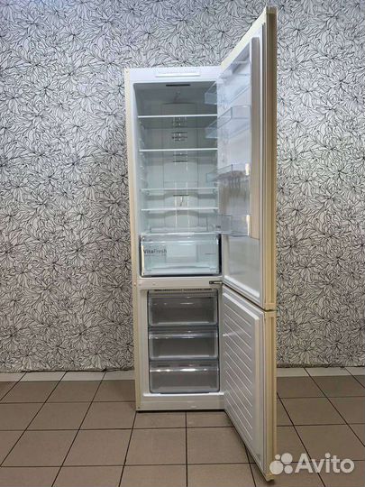 Холодильники бу, двухкамерный. Двухдверный