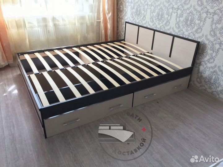 Кровать