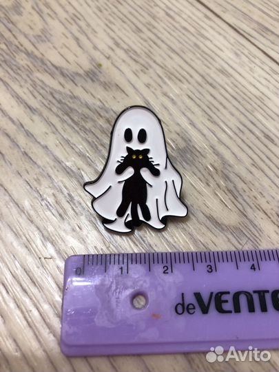 Брошь разная