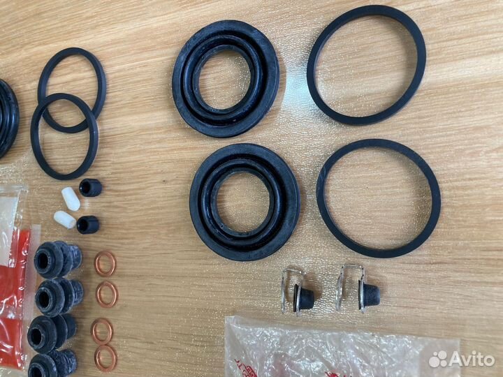 Ремкомплект на 2 торм суппорта toyota