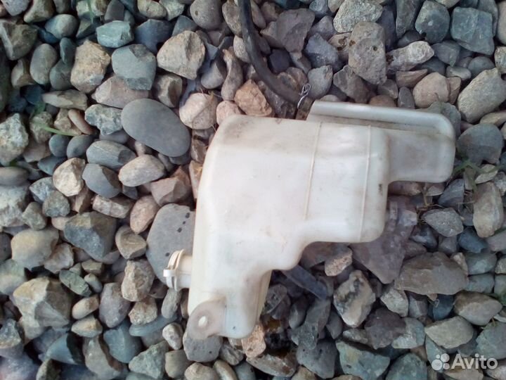 Расширительный бачок Митсубиси Лансер 10