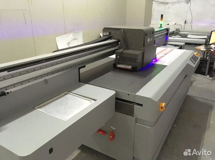 Планшетный уф-принтер uvip