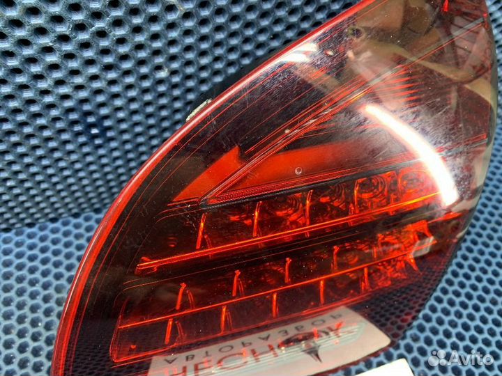 Фонарь задний внутренний правый