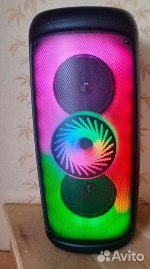 Колонка с беспроводным микрофоном