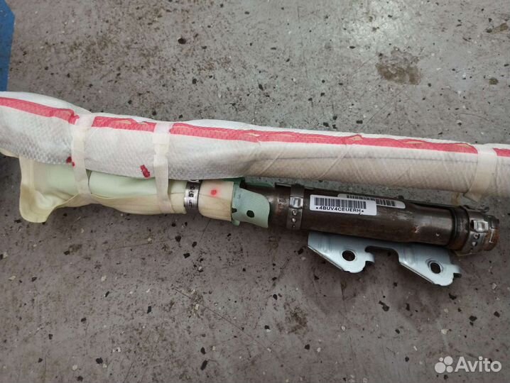 Шторка безопасности 7 мест правая Lexus LX 570 LC