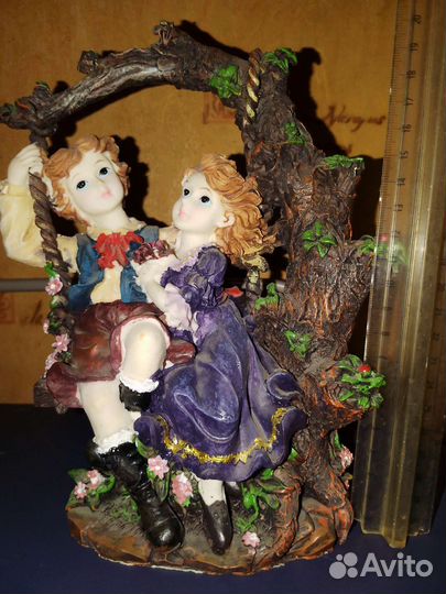 Статуэтка дети на качели