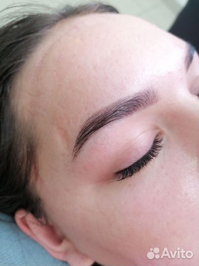 Модель на наращивание ресниц