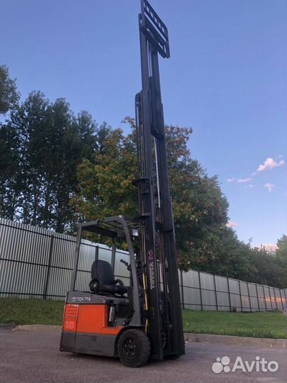 Вилочный погрузчик Toyota 7FBE15, 2011