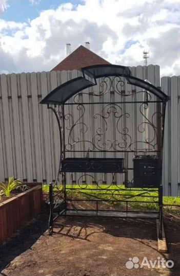 Мангал с крышей