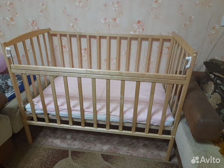 Детская кроватка