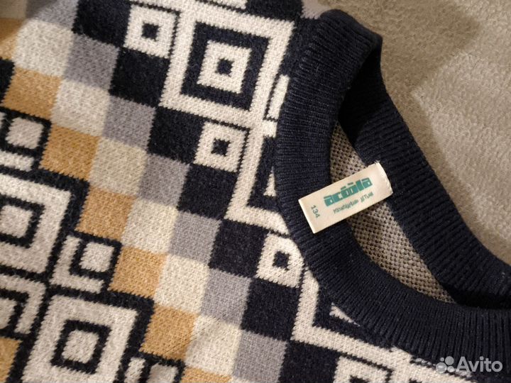 Продаю свитера на мальчика