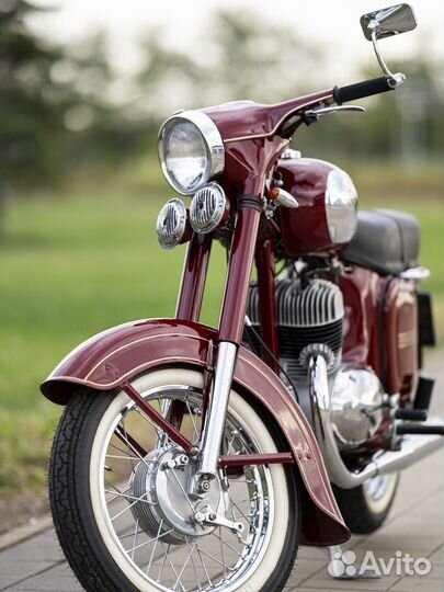 Мотоцикл ява (старушка)