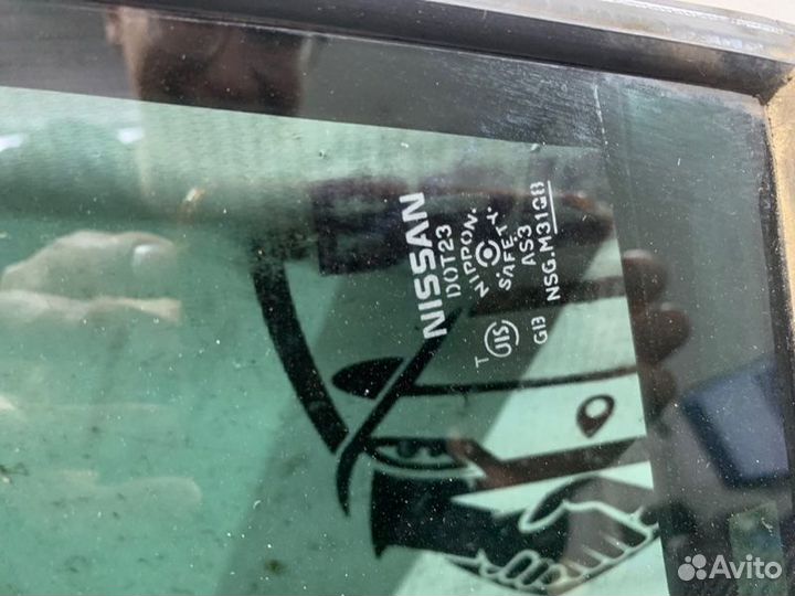 Форточка двери задняя левая Nissan Tiida C11
