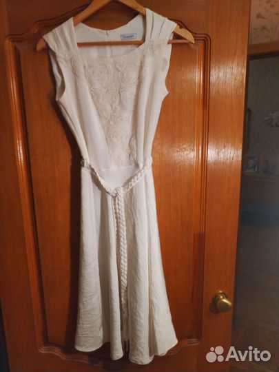 Платье белое