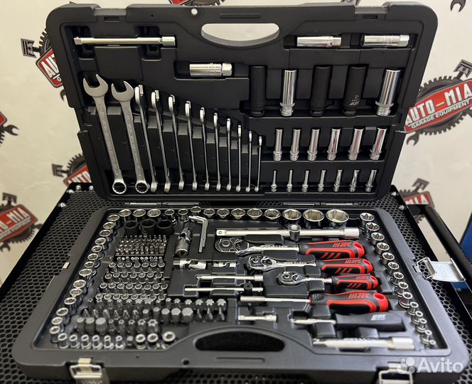 Набор инструментов 216 JTC