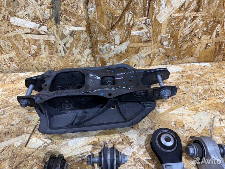 Рычаг задней подвески правый Bmw X5M F95