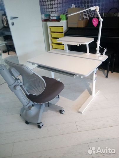 Растущая стол-парта для школьника uback Е603