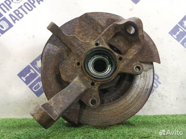 Кулак поворотный передний левый Hyundai Terracan