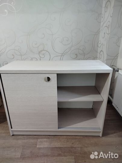 Тумба с полочками