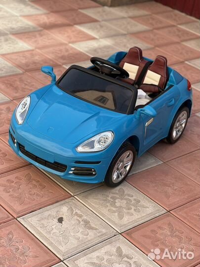 Детская машинка на аккумуляторе с пультом