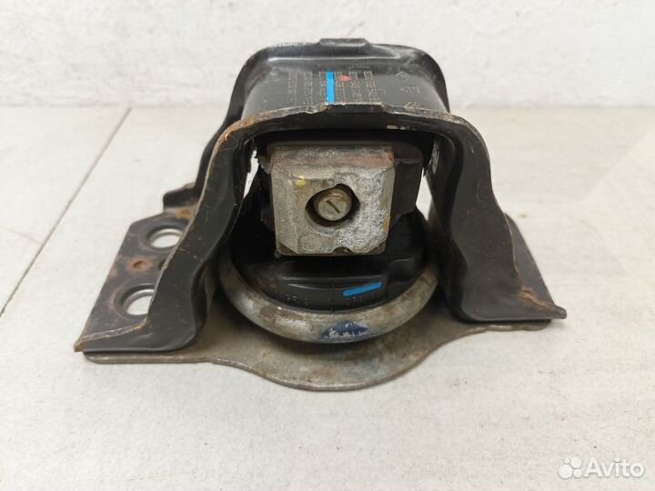 Опора двигателя Рено Sandero 1