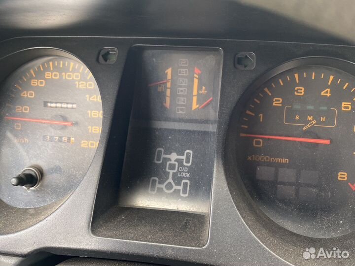 Приборная панель mitsubishi pajero