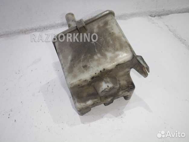 Бачок омывателя 2891070J16