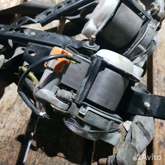 Ремень левый безопасности Nissan cefiro a33