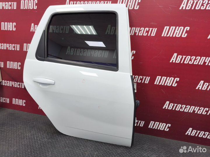 Дверь боковая задняя правая Renault Duster 1