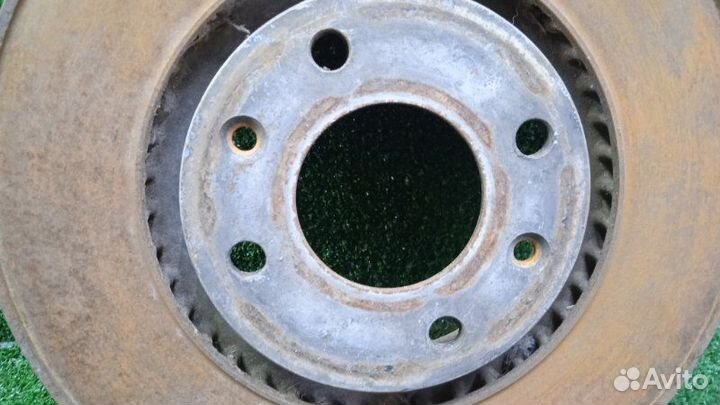 Диск тормозной передний левый Peugeot 308 хэтчбек