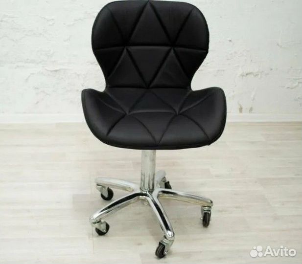 Стул для мастера педикюра, косметолога