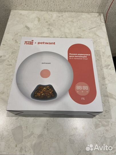 Автоматическая кормушка для собак и для кошек