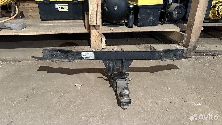 Фаркоп на geely atlas