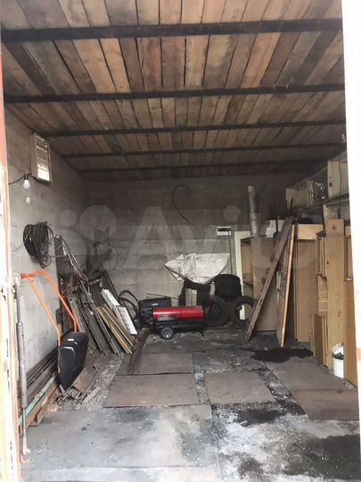 Гараж, > 30 м²