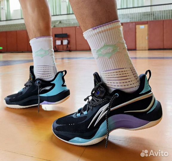 Баскетбольные кроссовки Li Ning Shining 1.0