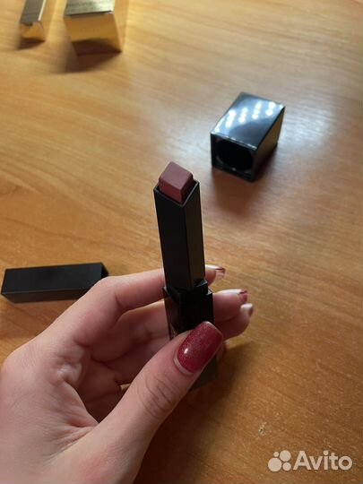 Новые тональный В20 и помада 301 марки YSL